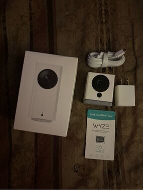 Wyze Cam v3 Smart Home Security Camera with 32GB MicroSD Card